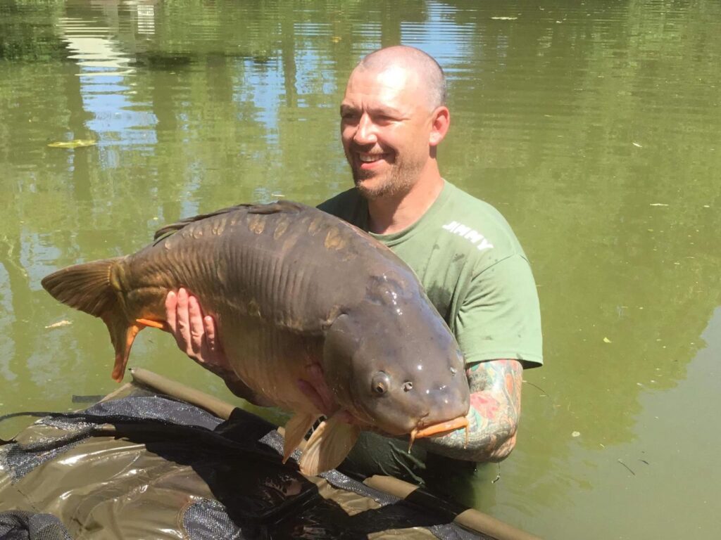 Carp Care on a French Holiday Lake — Standards Every Angler Should Follow